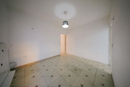 Casa para alugar com 42m², 1 quarto e sem vaga Casa para alugar com 42m², 1 quarto e sem vagaSala