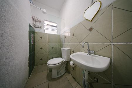 Casa para alugar com 42m², 1 quarto e sem vaga Casa para alugar com 42m², 1 quarto e sem vagaBanheiro
