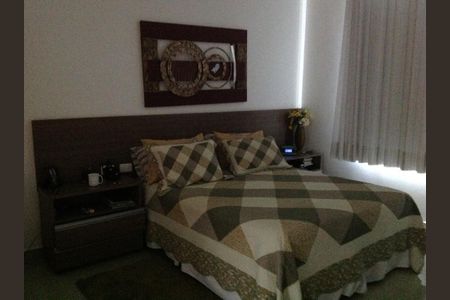 Casa à venda com 38000m², 5 quartos e 4 vagasSala