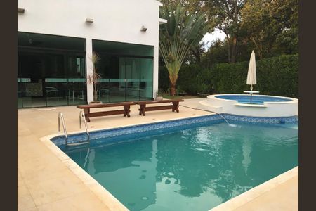 Casa à venda com 38000m², 5 quartos e 4 vagasÁrea externa