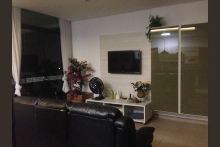 Casa à venda com 38000m², 5 quartos e 4 vagasSala