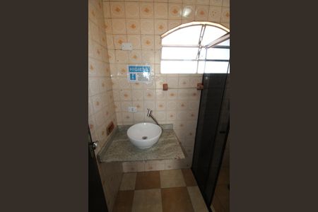 Casa para alugar com 140m², 3 quartos e 2 vagasBanheiro 1