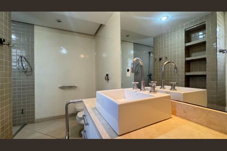 Apartamento à venda com 147m², 3 quartos e 1 vaga
