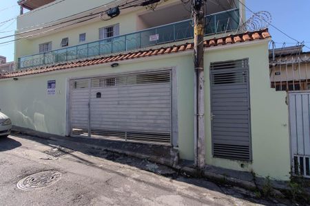 Casa para alugar com 80m², 2 quartos e 1 vaga Casa para alugar com 80m², 2 quartos e 1 vagaFachada