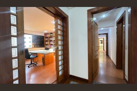 Apartamento à venda com 242m², 3 quartos e sem vaga