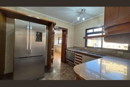 Apartamento à venda com 242m², 3 quartos e sem vaga