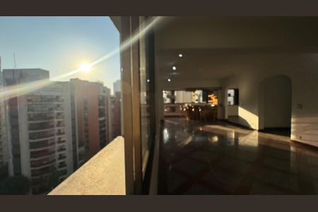 Apartamento à venda com 242m², 3 quartos e sem vaga