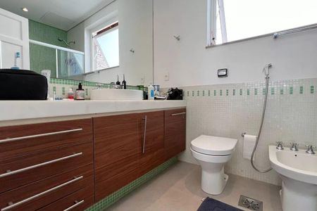 Casa à venda com 84m², 3 quartos e 3 vagas