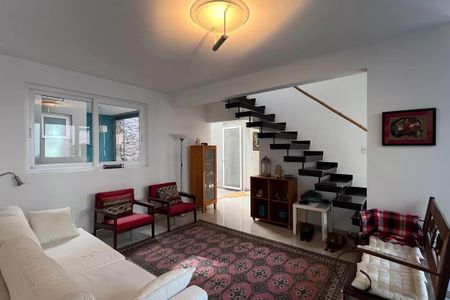 Casa à venda com 84m², 3 quartos e 3 vagas