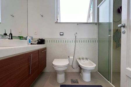 Casa à venda com 84m², 3 quartos e 3 vagas