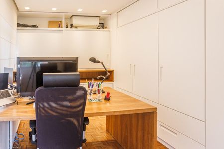 Apartamento à venda com 216m², 3 quartos e 2 vagas
