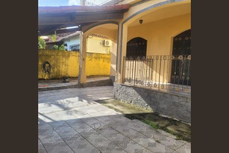 Casa à venda com 110m², 4 quartos e 2 vagasÁrea externa