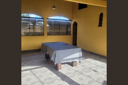 Casa à venda com 110m², 4 quartos e 2 vagasÁrea externa