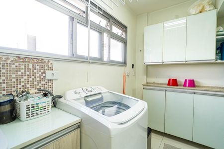 Apartamento à venda com 162m², 3 quartos e 1 vaga Apartamento à venda com 162m², 3 quartos e 1 vagaÁrea de Serviço