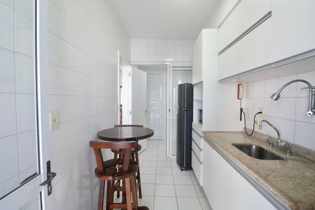 Apartamento para alugar com 118m², 3 quartos e 2 vagas Apartamento para alugar com 118m², 3 quartos e 2 vagasCozinha