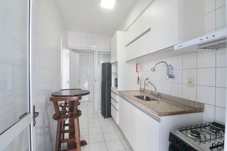 Apartamento para alugar com 118m², 3 quartos e 2 vagas Apartamento para alugar com 118m², 3 quartos e 2 vagasCozinha