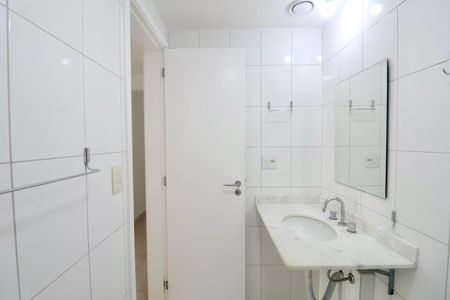 Apartamento para alugar com 118m², 3 quartos e 2 vagas Apartamento para alugar com 118m², 3 quartos e 2 vagasBanheiro Social