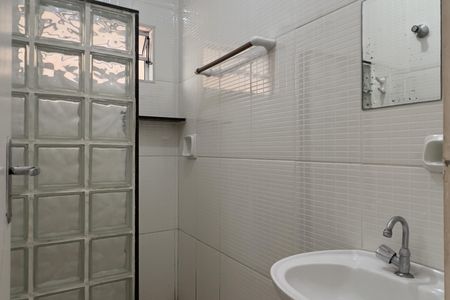 Banheiro de apartamento para alugar com 1 quarto, 60m² em Jardim Presidente Dutra, Guarulhos