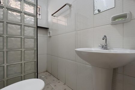Banheiro de apartamento para alugar com 1 quarto, 60m² em Jardim Presidente Dutra, Guarulhos