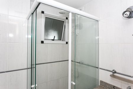 Banheiro de apartamento para alugar com 2 quartos, 60m² em Vila Margarida, São Paulo