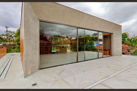 Casa à venda com 402m², 5 quartos e 4 vagas