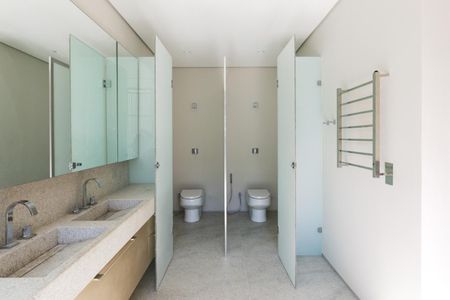 Casa à venda com 5 quartos, 402m² em Jardim America, São Paulo
