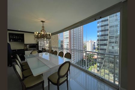 Apartamento à venda com 189m², 3 quartos e 3 vagas