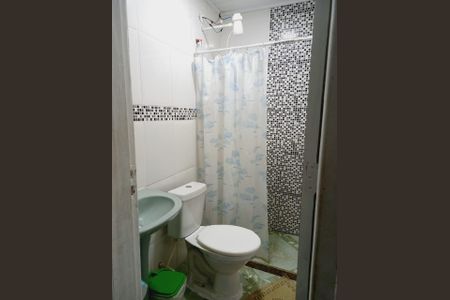 Banheiro de kitnet/studio para alugar com 1 quarto, 22m² em Unamar, Cabo Frio
