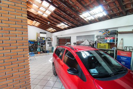 Casa para alugar com 225m², 2 quartos e 1 vaga Casa para alugar com 225m², 2 quartos e 1 vagaGaragem