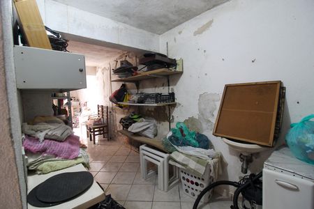 Despensa de casa para alugar com 2 quartos, 225m² em Jardim Centenario, São Paulo
