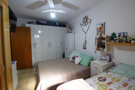Casa para alugar com 225m², 2 quartos e 1 vaga Casa para alugar com 225m², 2 quartos e 1 vagaQuarto 1