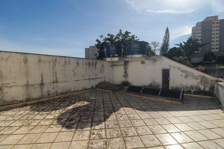 Casa para alugar com 225m², 2 quartos e 1 vaga Casa para alugar com 225m², 2 quartos e 1 vagaÁrea externa