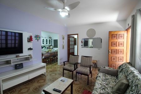 Casa para alugar com 225m², 2 quartos e 1 vaga Casa para alugar com 225m², 2 quartos e 1 vagaSala