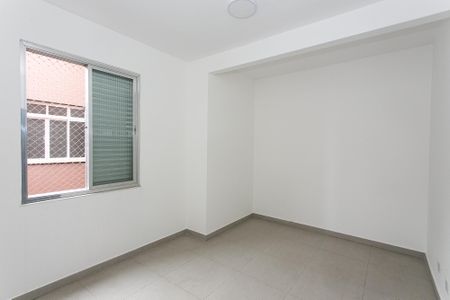Apartamento para alugar com 70m², 2 quartos e sem vaga