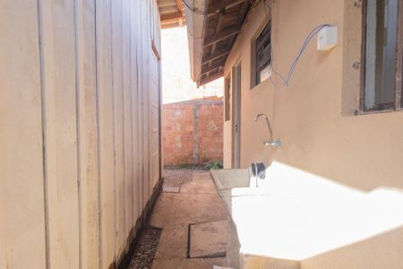 Casa para alugar com 60m², 2 quartos e 1 vagaÁrea de serviço