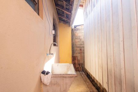 Casa para alugar com 60m², 2 quartos e 1 vagaÁrea de serviço