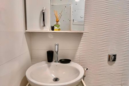 Apartamento para alugar com 66m², 2 quartos e sem vaga Apartamento para alugar com 66m², 2 quartos e sem vagaBanheiro