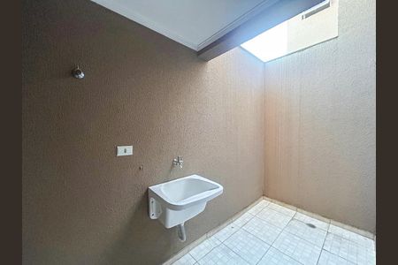 Casa de condomínio para alugar com 71m², 2 quartos e 1 vaga Casa de condomínio para alugar com 71m², 2 quartos e 1 vagaÁrea de Serviço