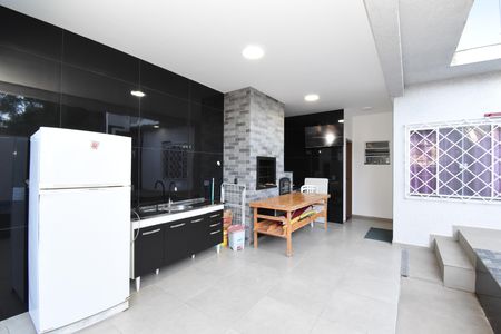 Casa para alugar com 220m², 3 quartos e 3 vagasÁrea externa - Churrasqueira