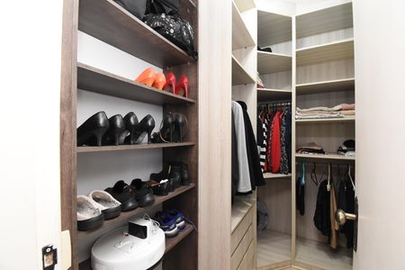 Casa para alugar com 220m², 3 quartos e 3 vagasCloset da suíte
