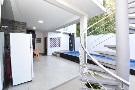Casa para alugar com 220m², 3 quartos e 3 vagasÁrea externa - Piscina