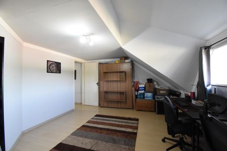 Casa para alugar com 220m², 3 quartos e 3 vagasÁtico