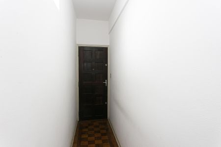 Apartamento para alugar com 70m², 1 quarto e sem vaga Apartamento para alugar com 70m², 1 quarto e sem vagaEscada