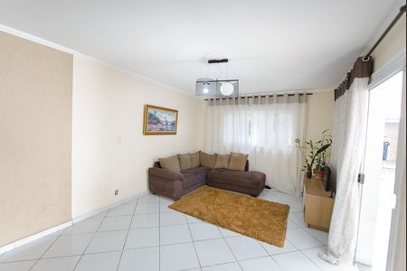 Sala de casa para alugar com 3 quartos, 100m² em Jardim Gurilândia, Taubaté
