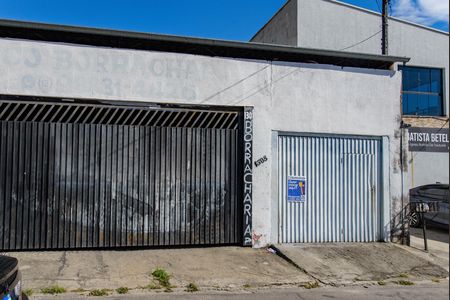 Casa para alugar com 100m², 3 quartos e 1 vaga Casa para alugar com 100m², 3 quartos e 1 vagaFachada da Casa