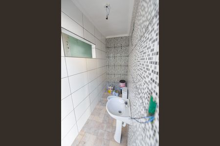 Casa para alugar com 100m², 3 quartos e 1 vaga Casa para alugar com 100m², 3 quartos e 1 vagaBanheiro de serviço