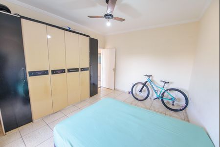 Quarto 2 de casa para alugar com 3 quartos, 100m² em Jardim Gurilândia, Taubaté