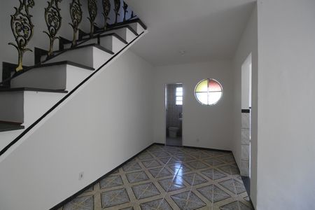 Sala de casa de condomínio para alugar com 2 quartos, 67m² em Taquara, Rio de Janeiro