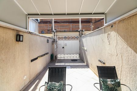Garagem de casa à venda com 2 quartos, 68m² em Vila Esperança, São Paulo