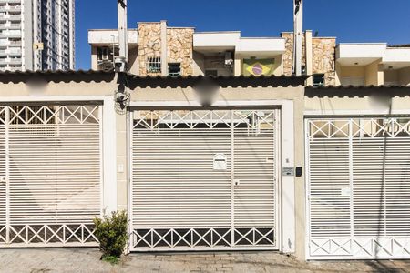 Fachada de casa à venda com 2 quartos, 68m² em Vila Esperança, São Paulo
